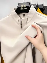 ラウンドファスナー付き メンズ長袖Tシャツ【カジュアル・フィット・無地】
