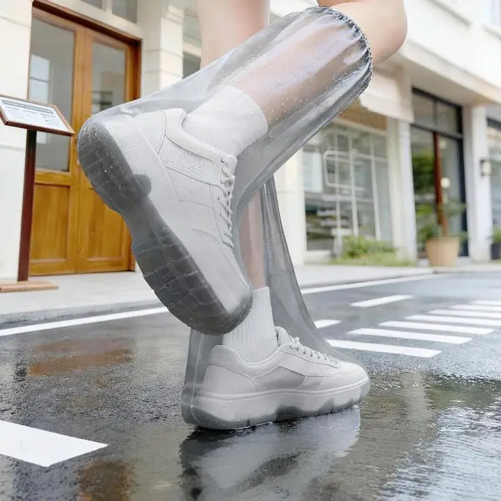防水タイプの使い捨て雨靴カバー【成人用・滑り止め・厚手・上履き用】