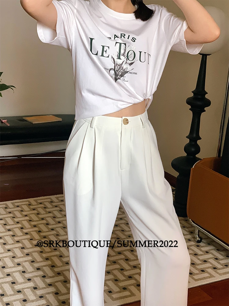 ベージュとホワイトの選択で悩む？夏のチノパンコーデに最も合う色はどれ？