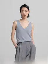 グレー ニットVネック重ね着用 タンクトップ【夏用・フィット・ノースリーブ】