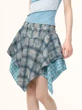 不規則なパッチワークデザインのブルーチェックハイウエストミニスカート【夏用・女性用・スリムシルエット】（セットアップ対応）