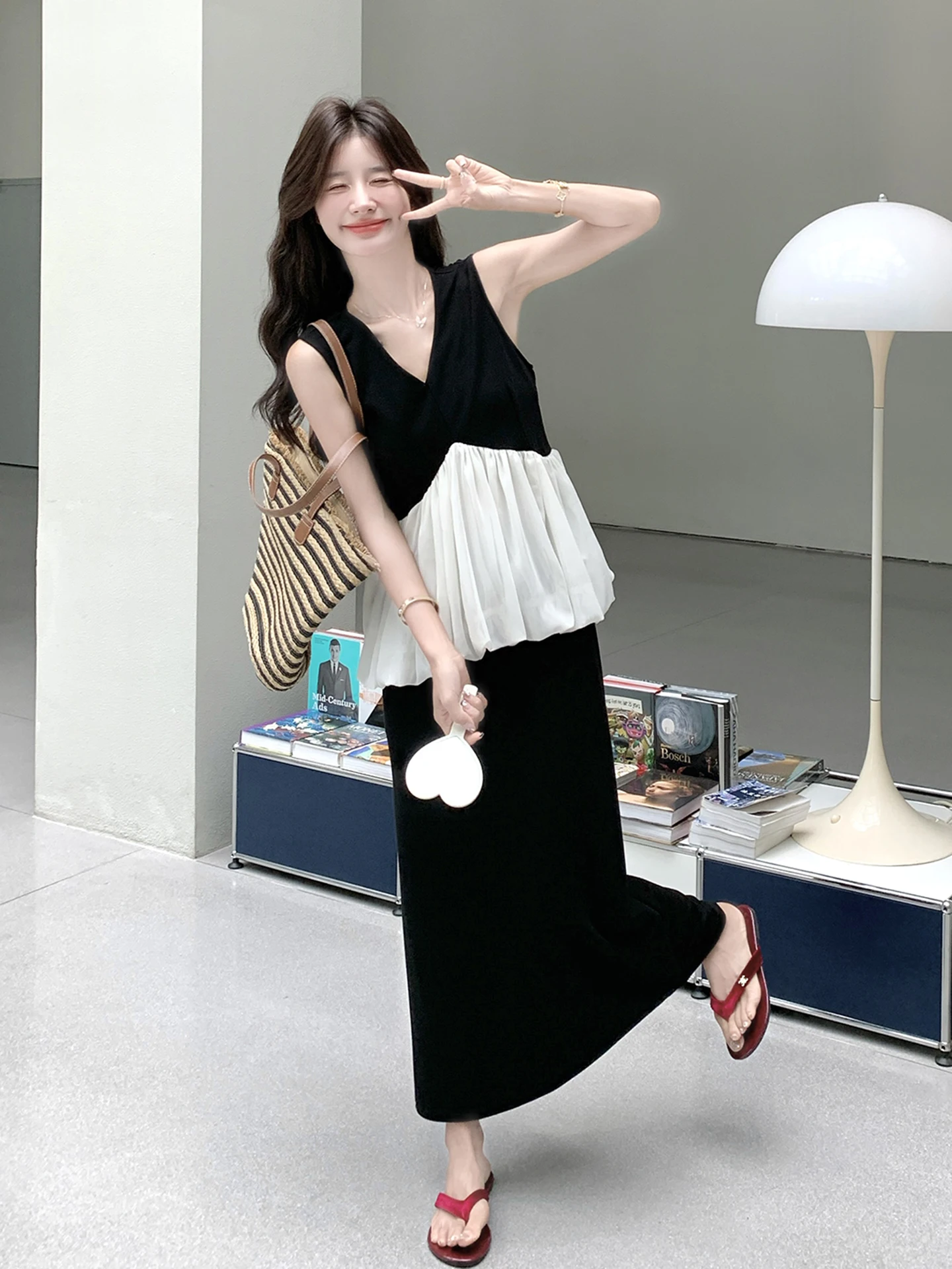 黒のスカートとトップスの組み合わせで失敗しない夏コーデは？