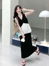 おしゃれなブラックタンクトップ＆スカートの夏用コーディネート（セットアップ対応）