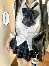 白衬シャツ【長袖・収腰・女性用】とチェックショートスカート【ドッグ柄・セミフレア】（セットアップ対応）