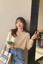 ホワイト 長袖Tシャツ【ゆったりフィット・春秋用・カジュアル】