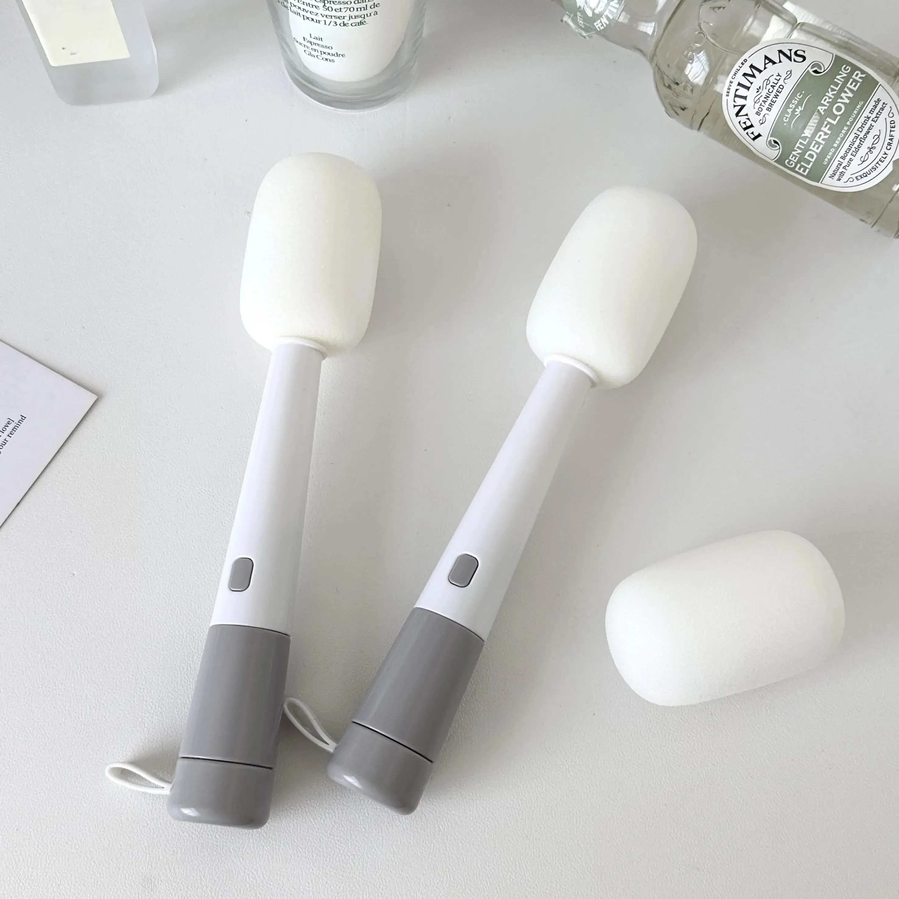 水筒の汚れ落としに最適な多機能カップクリーナーの使い方と効果