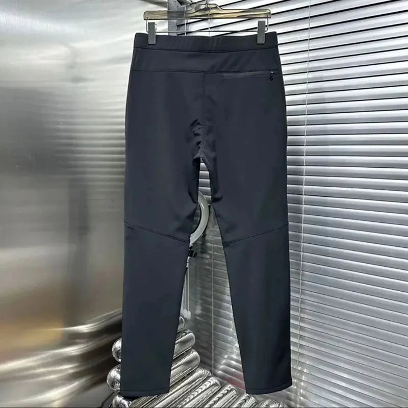 カーゴパンツ メンズ コーデ 完全ガイド｜ストレートシルエットで自然なオシャレを実現