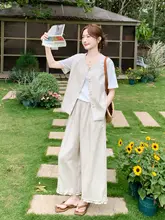 独特で美しい夏用レディースコーディネート【シンプルなベスト・白Tシャツ・ワイドパンツ】（セットアップ対応）