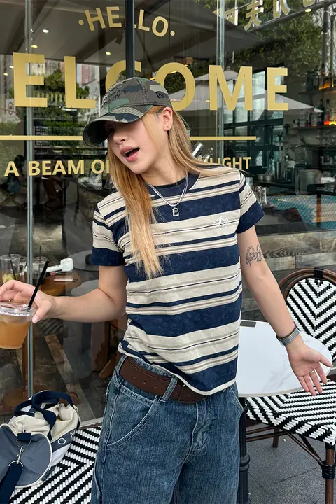 ストライプ柄シンプルなウィメンズ短袖Tシャツ【夏用・ルーズフィット・カジュアル】（セットアップ対応）