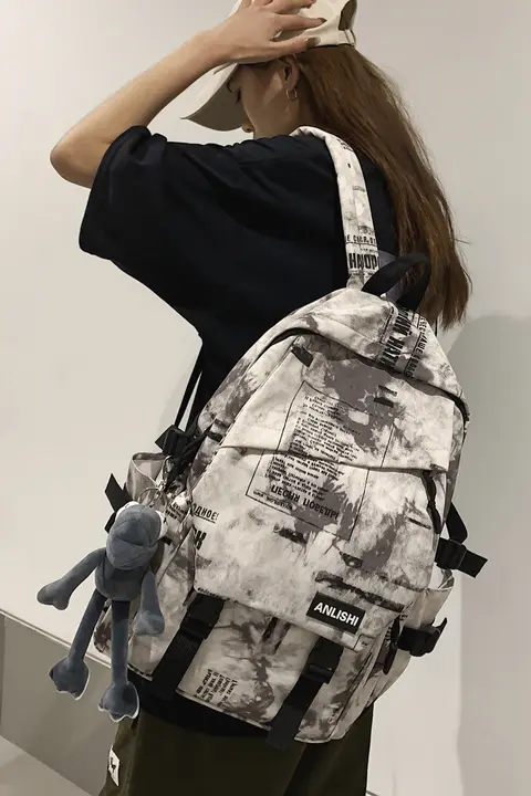 スタイリッシュなメンズリュックサック【カジュアル・学生向け・多機能】
