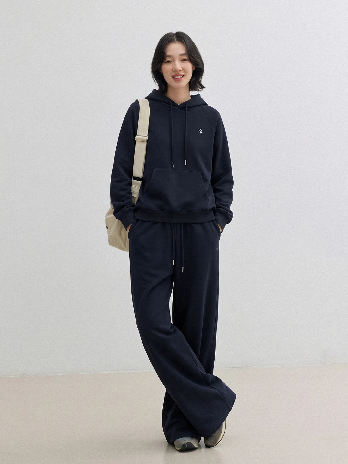 スウェット パンツ コーディネートのためのカジュアルストレートパンツ【ウエストゴム・ゆったりシルエット】
