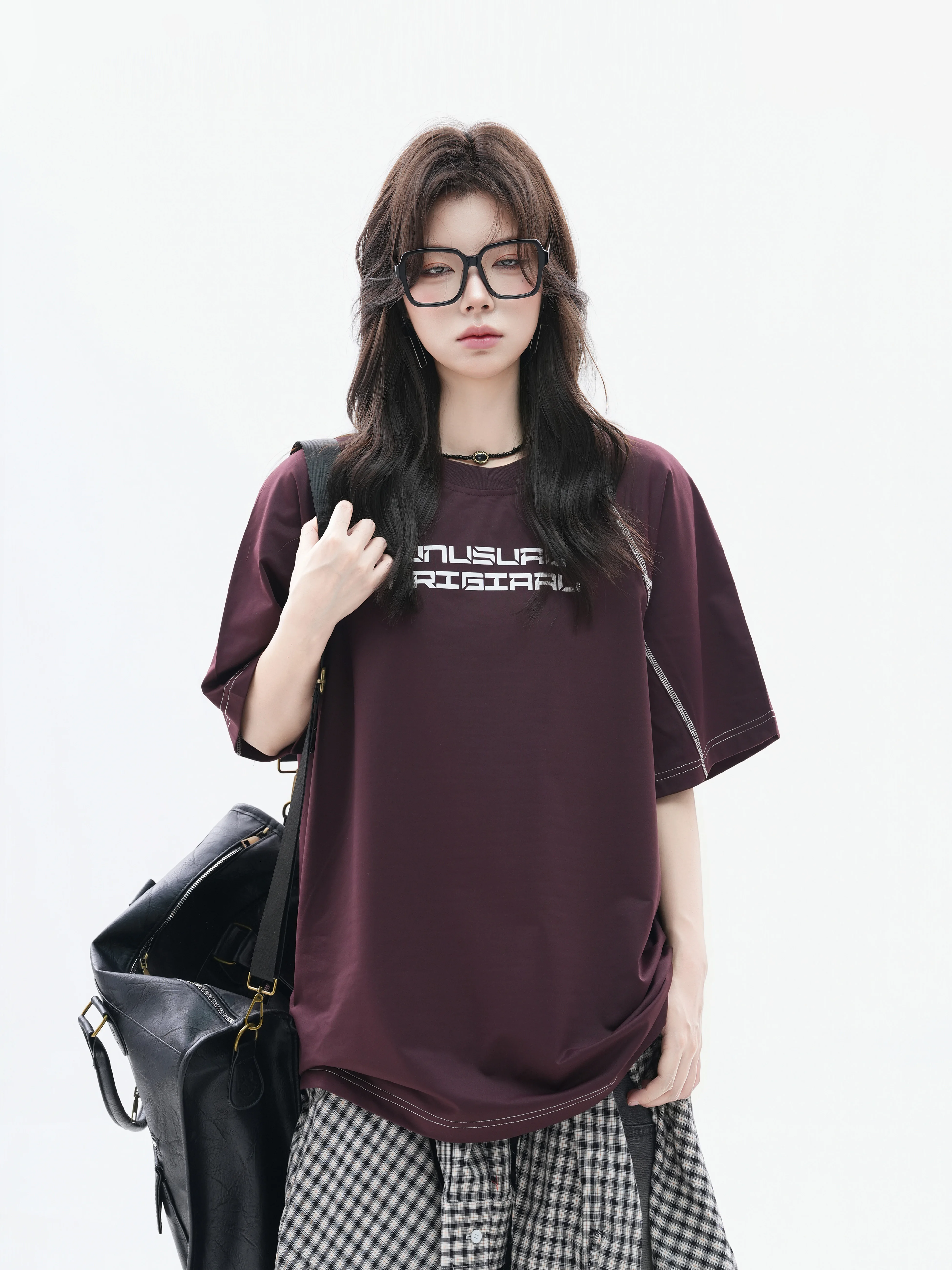 アメリカンスタイルのカラーコンビネーション 半袖Tシャツ：カジュアル ストリート 系の定番アイテムとしての実用性