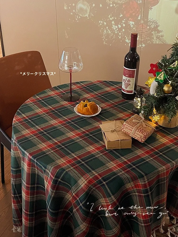 クリスマステーブルクロス：レトロチェック柄で12月の季節感を演出