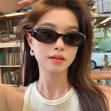 ヴィンテージ風ブラックオーバルフレームサングラス【リゾート用・女性向け・高級感】