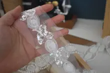 立体的な装飾用ビーズとレースの素材【DIY 婚礼用ヴェール向け】