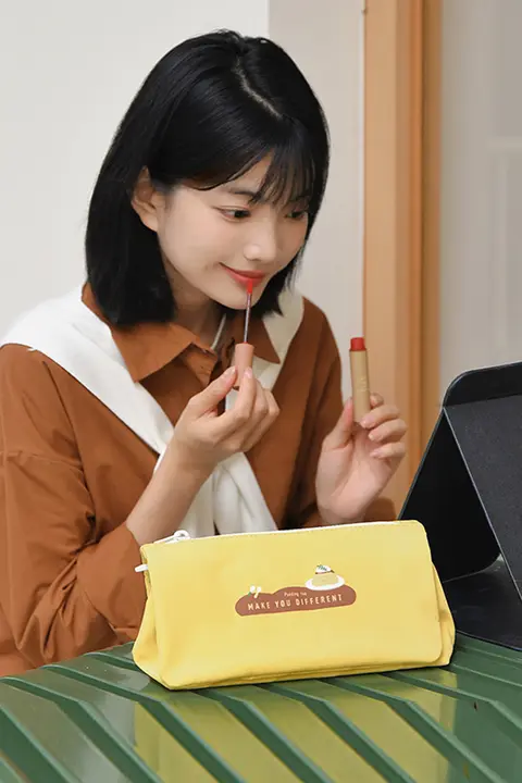 大容量の多機能女性用化粧ポーチ【かわいいデザイン・旅行用・仕切り付き】