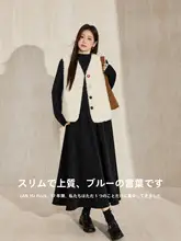 大きいサイズのカラーコンビネーションボタン付きフェイクラムウールベスト【冬用・ショート丈・保温効果】