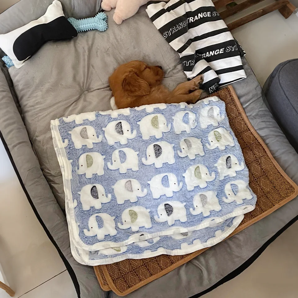 猫デザインのふわふわブランケット【冬用・保温・ペット用】