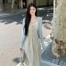 優しい雰囲気のブルー長袖ニットカーディガン【春用・花柄キャミソール付き・デュアルスタイル】（セットアップ対応）