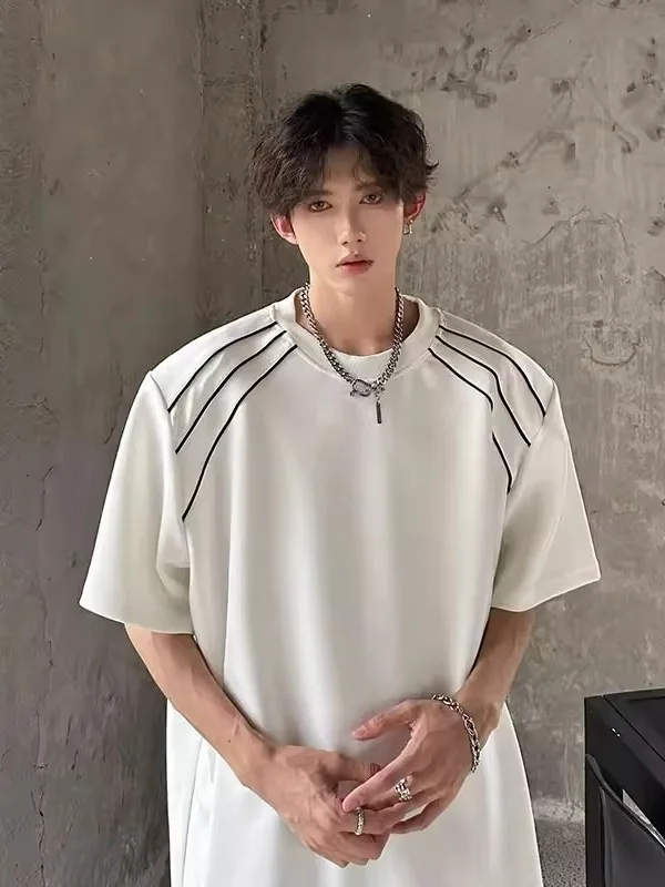メンズTシャツが似合う体型を選ぶには？正肩デザインのショートスリーブが解決する3つの理由