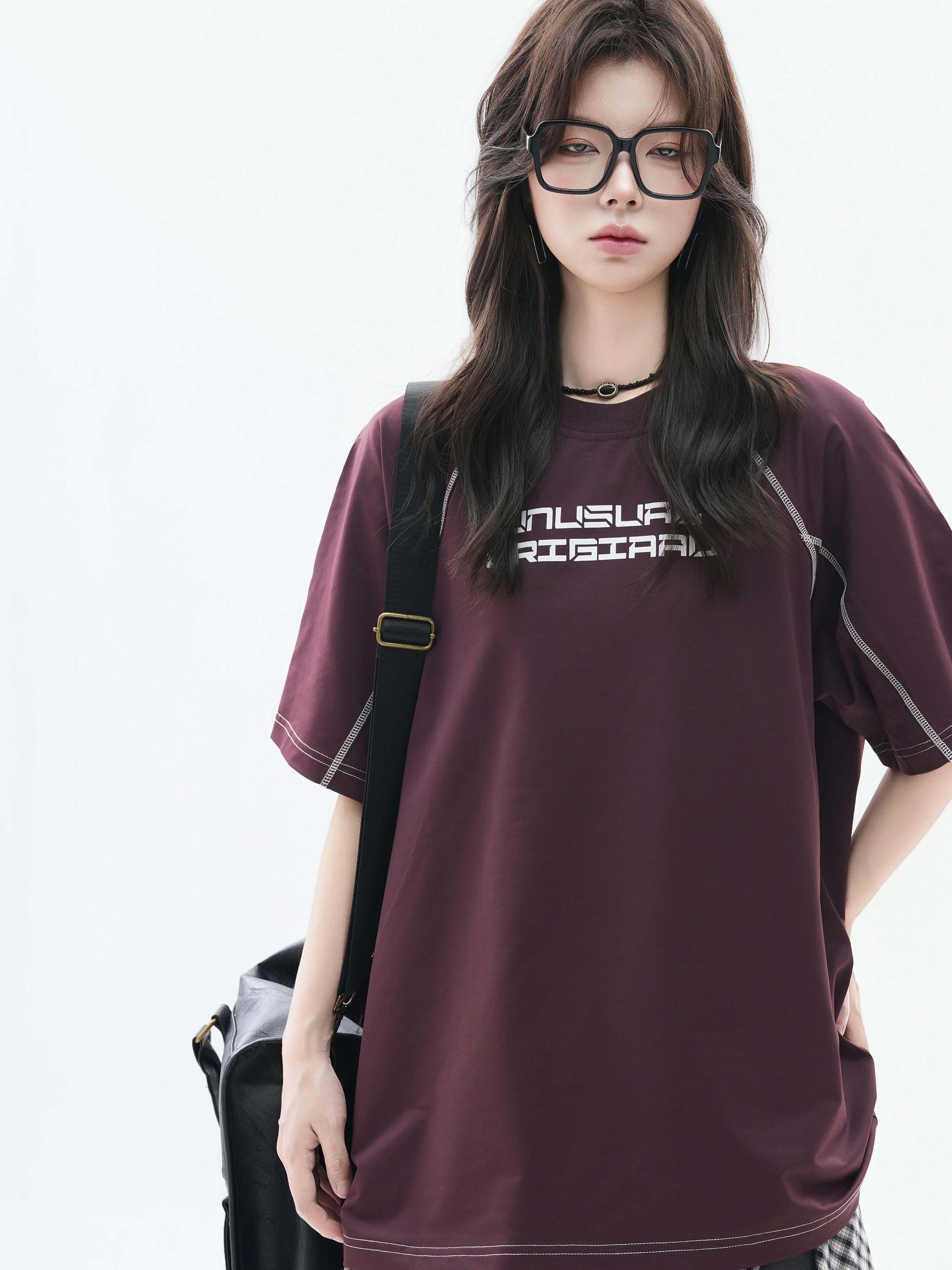 アメリカンスタイルのカラーコンビネーション 半袖Tシャツ：カジュアル ストリート 系の定番アイテムとしての実用性