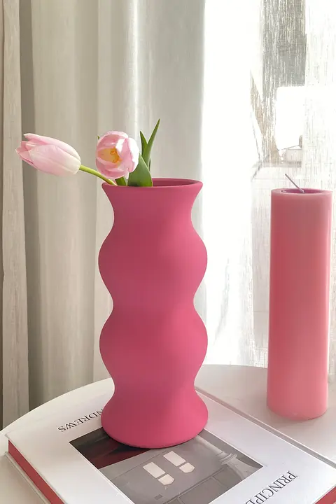 ツイスト花瓶 モダンインテリア 緑の陶器 マット 高い美しさ