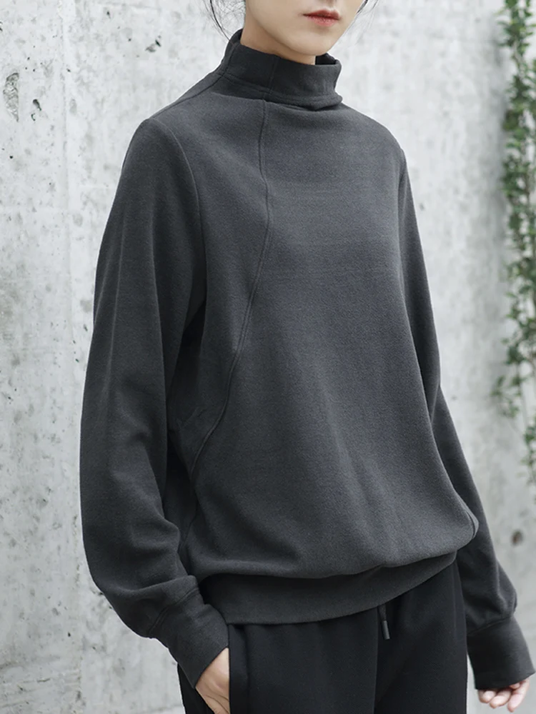 韓国系ファッションの定番アイテム：裏起毛加工のコットン長袖Tシャツ