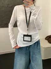 淡い紫色のボディフィットTシャツ【薄手・ロールカラーデザイン・袖口ロールアップ・春秋用・日焼け防止】