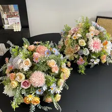 華やかなテーブルデコレーション！偽花のアレンジ メント【レストラン・ホテル・バースデーパーティー用・フェンス装飾】