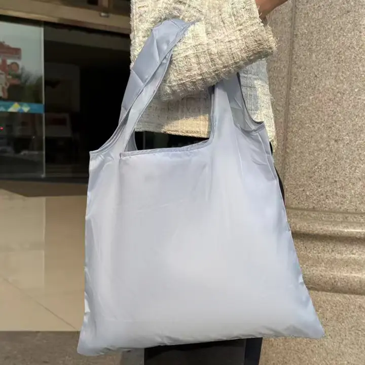 大容量エコ折りたたみショッピングバッグ【学生用・携帯に便利・ロゴ印刷】