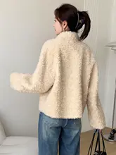 羊剪绒素材の短丈女性用コート【立ち襟・コンパクトサイズ・冬用】