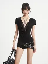 セクシーなレースコンビネーションVネックフィットカジュアル短袖ボディスーツ【女性用・ドレープデザイ ン】