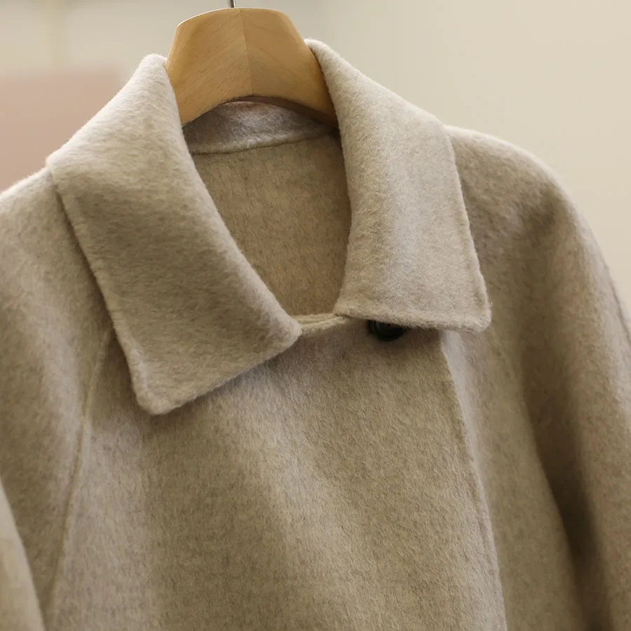 traditional weatherwear コートは冬にぴったり？シンプルなウールコートが通勤スタイルを救う理由