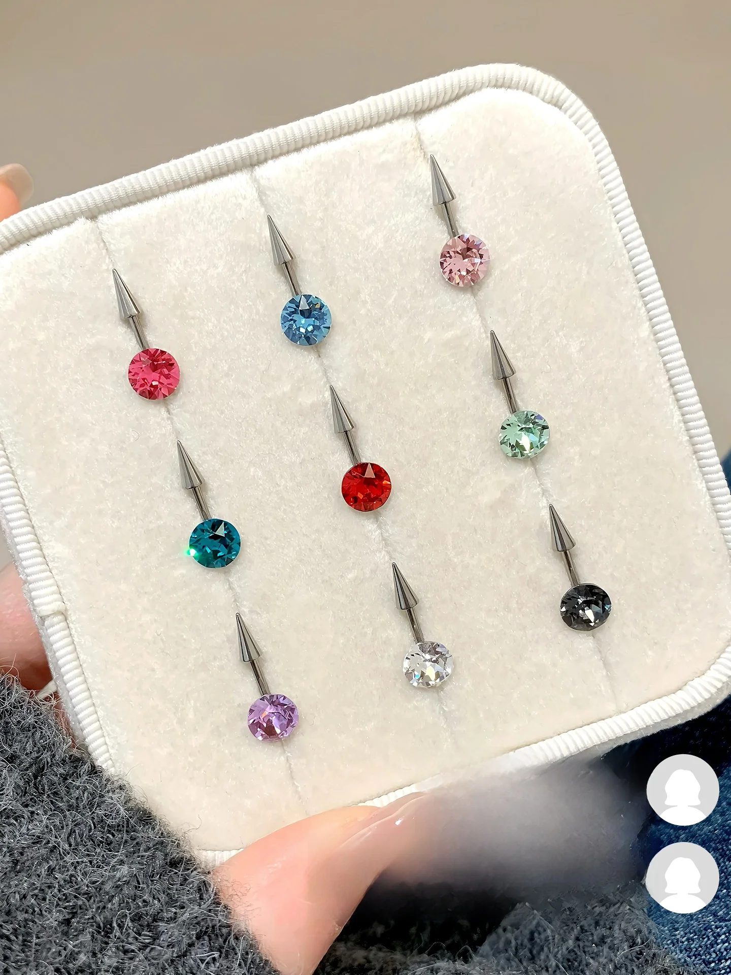 耳に差す「悪魔のスパイクチタン合金ピアス」は、本当にファッションのアクセントになるのか？