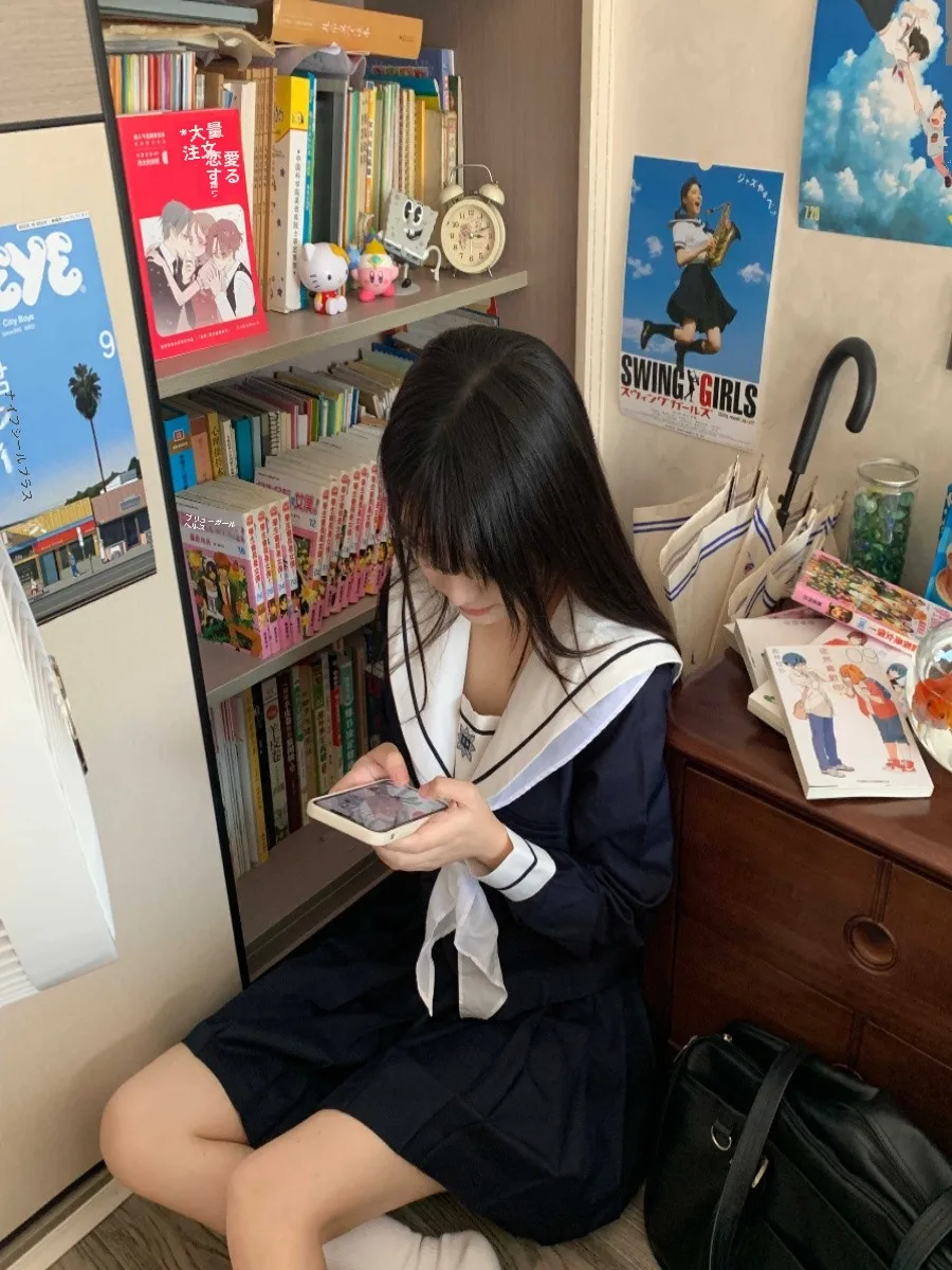 水兵服をどう選ぶ？夏でも冬でも使える「紺色セーラー服」の本当の魅力とは
