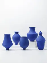 クリエイティブなクラインブルー陶器花瓶【シンプルモダンデザイン・インテリア装飾用】