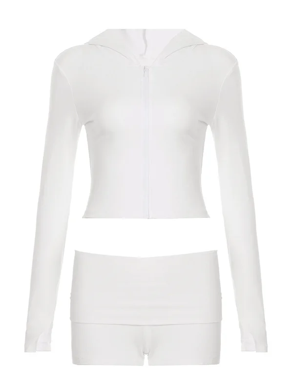 テック 服 とは？未来主義デザインのジップアップジャケットとショートパンツセットの実用性と機能解析