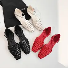 編み込みデザインのローマ風サンダル【オープントゥ・女性用・おしゃれな赤色】