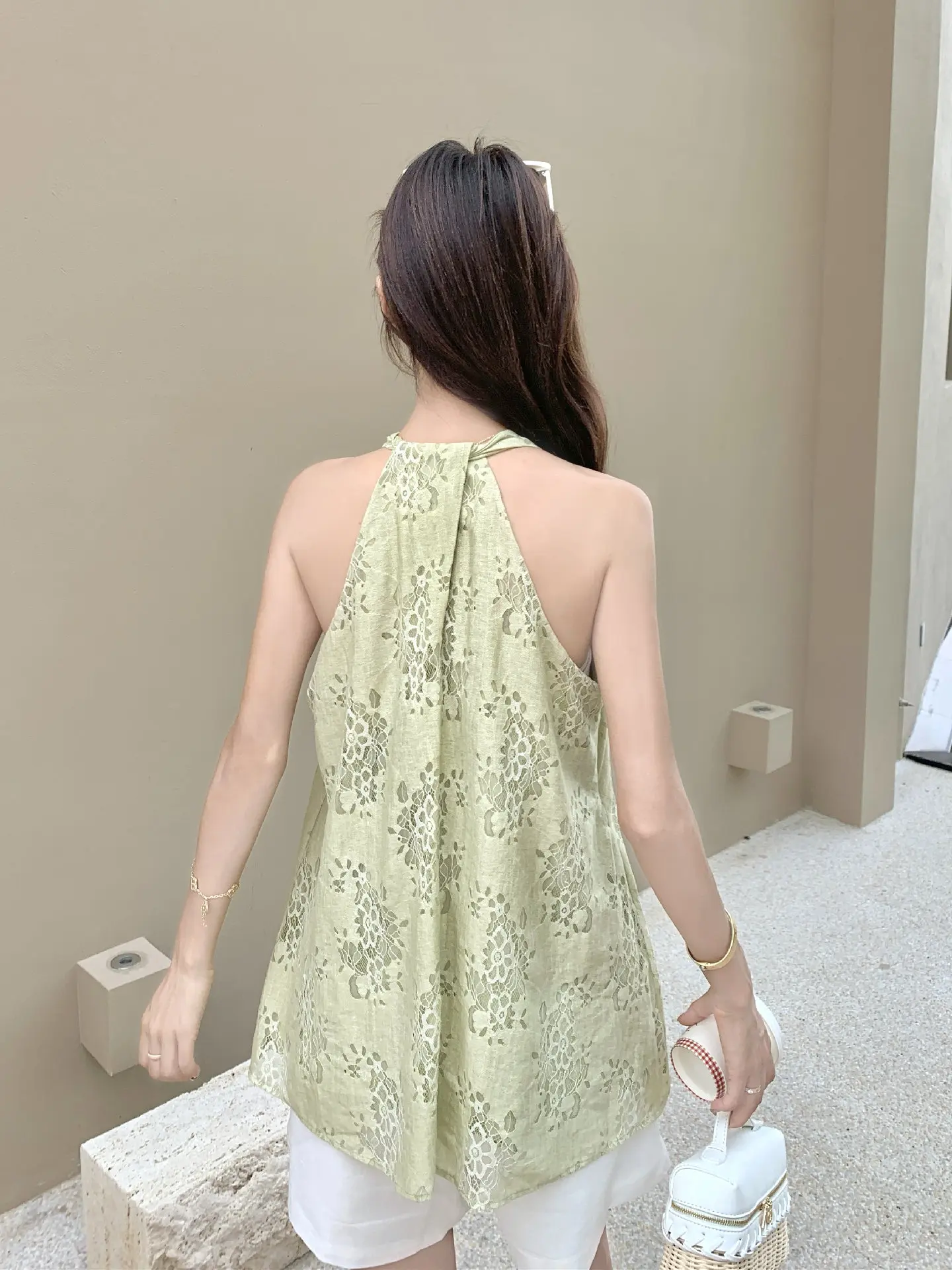 40代の女性が「可愛さ」を失わない夏の着こなしは？