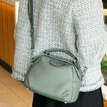 本革製 ダブルジッパー 大容量ショルダーバッグ【女性用・軽量・ラウンド型】