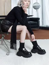 厚底黒色レディースショートブーツ【秋冬用・英倫スタイル・機能性デザイン】