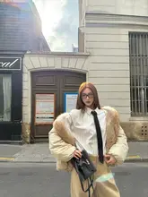 ブラックウールフェルトとレッドサテンストライプのネクタイ