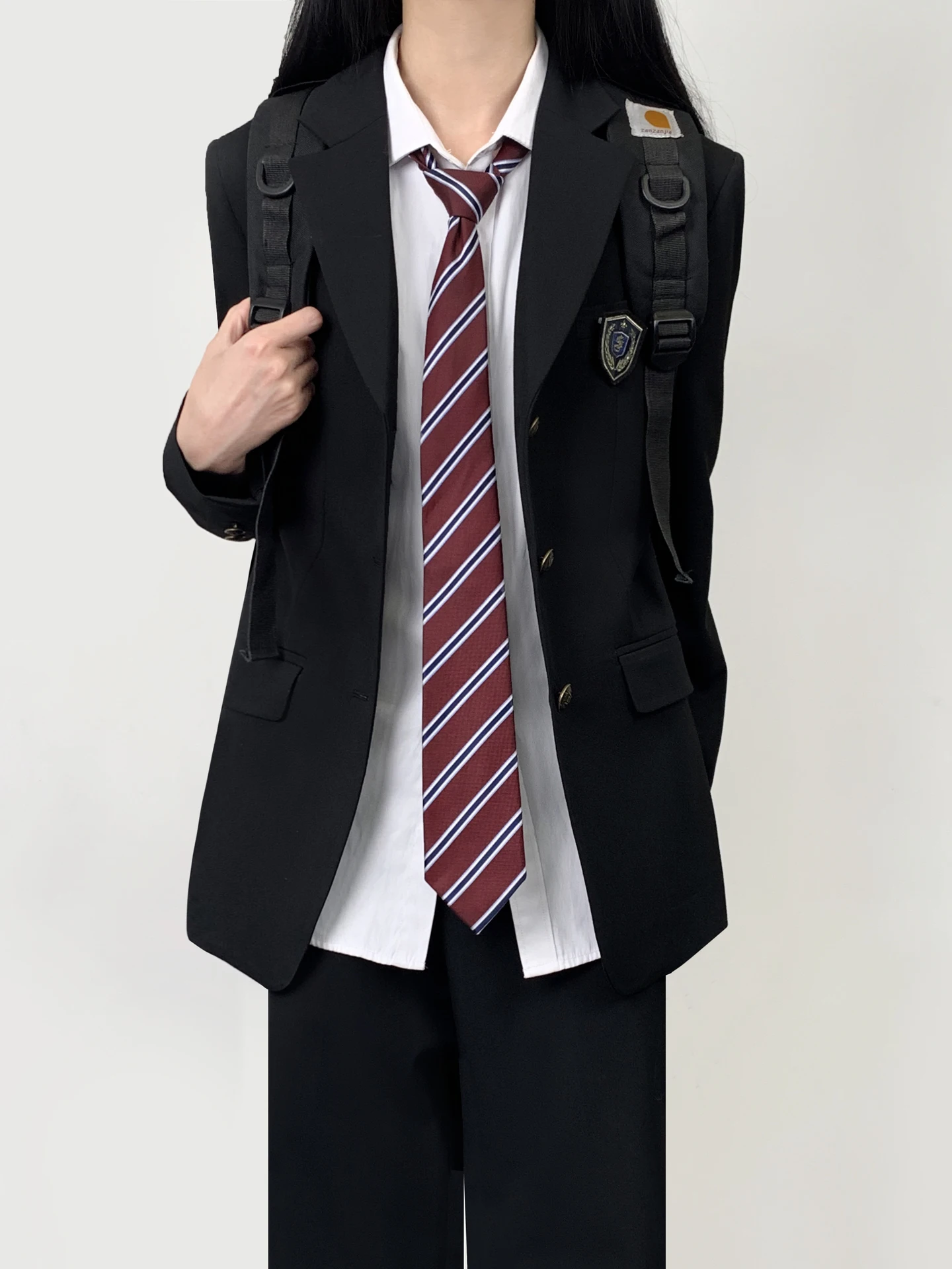 中学生女子が「制服ジャケット」を選ぶとき、どうすれば可愛いと感じるのだろうか？