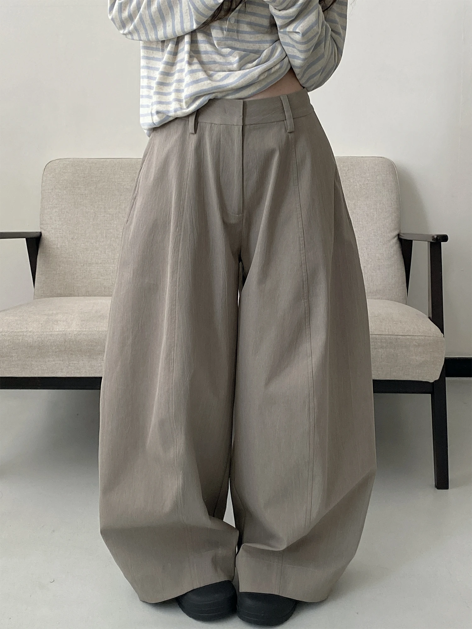 フレアパンツ 流行り 2026 どうやって選ぶ？通勤からレジャーまで、今こそ着るべきスタイルとは