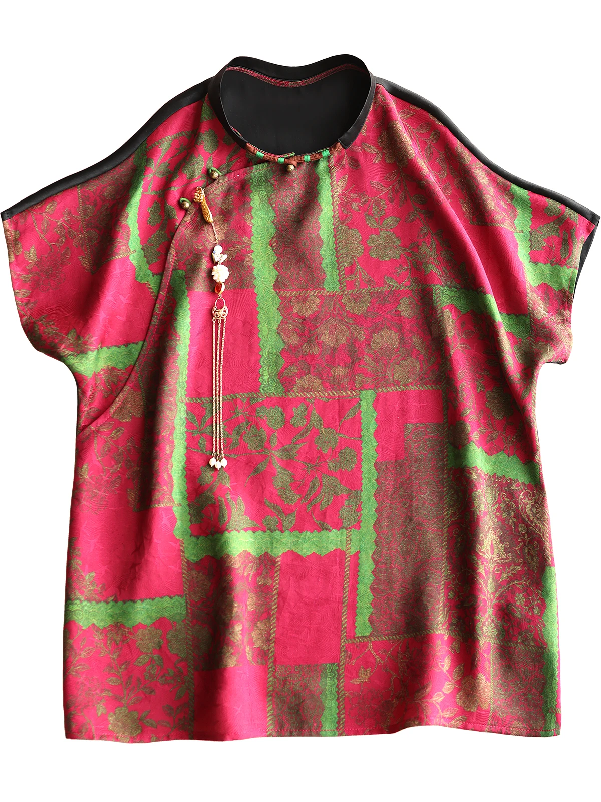 luster plaiting tee はどんなもの？中華風の香云纱Tシャツがもたらす、日常の「ふわっとした安心感」