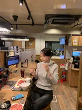 一体型デザインの柔らかいケーブル編みウールニットセーター【女性用 ・フード付き・暖かい】（セットアップ対応）