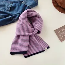 秋冬用ニットストライプスカーフ【保温・首元を優しく包む・飾り付き】