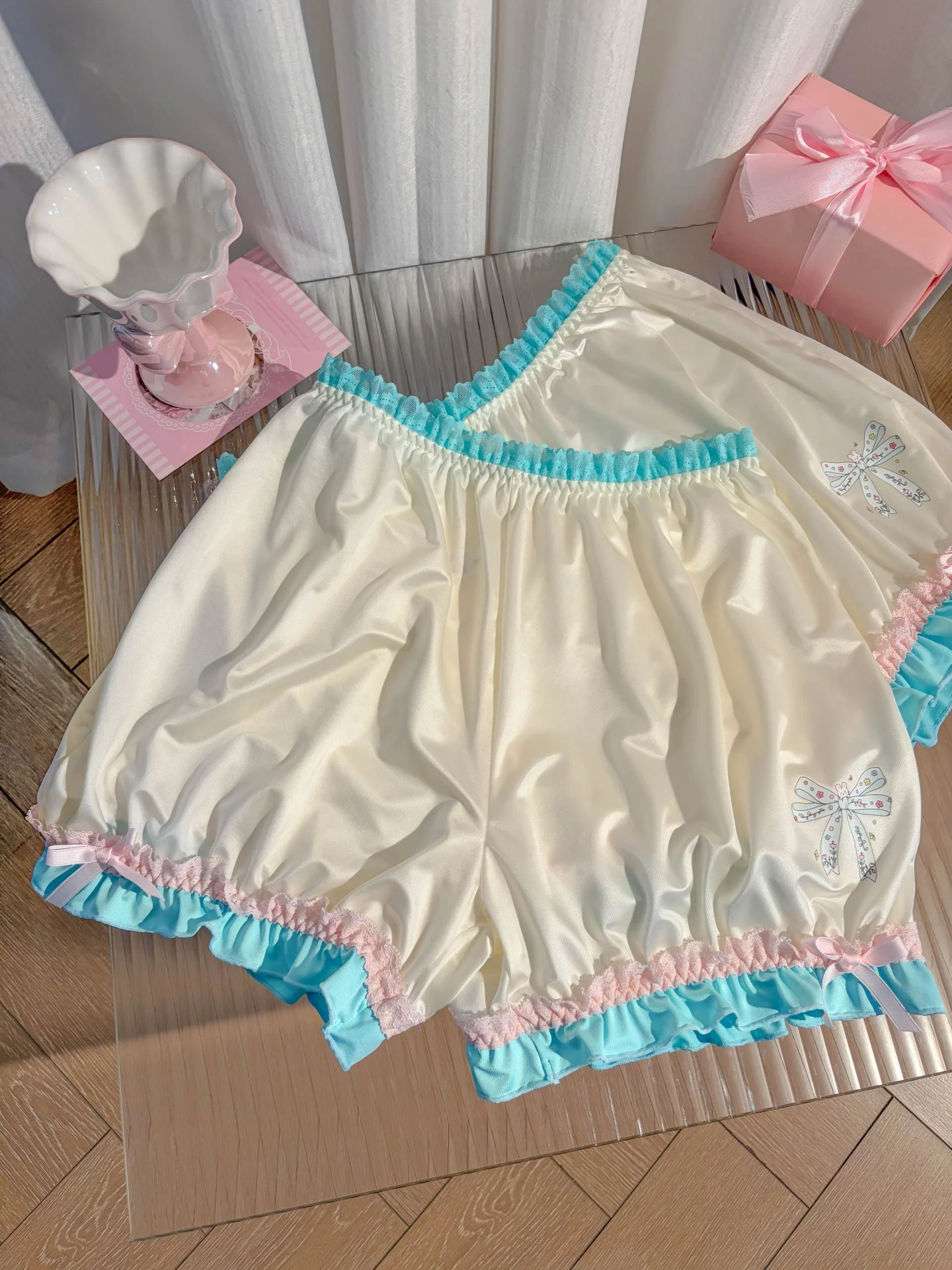 高級感ある防透けサテンアイスシルク平角安全パンツ：パンツ 盗撮 に適した女性用安全下着の実用性解析