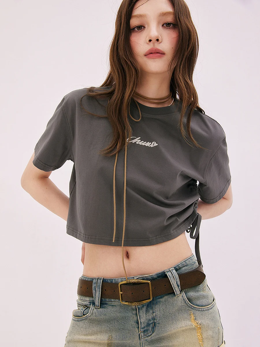 cropped t shirt はどんなときに着るべき？通勤から夏の日常まで、選び方のすべてを解説