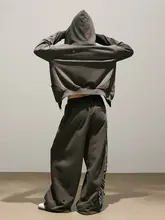 炭灰色のアメリカンスタイル刺繍入りカーディガンと運動用パンツ【極上の柔らかさ・フィット・カジュアル】（セットアップ対応）